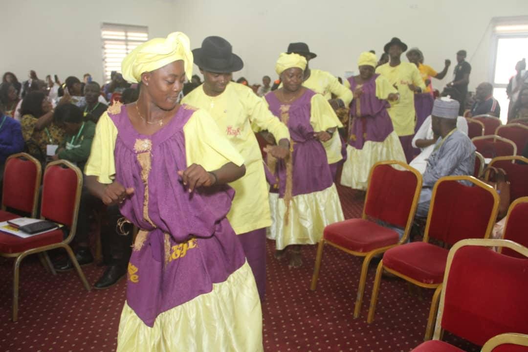 Animation du groupe de danse AMBASSY BEY