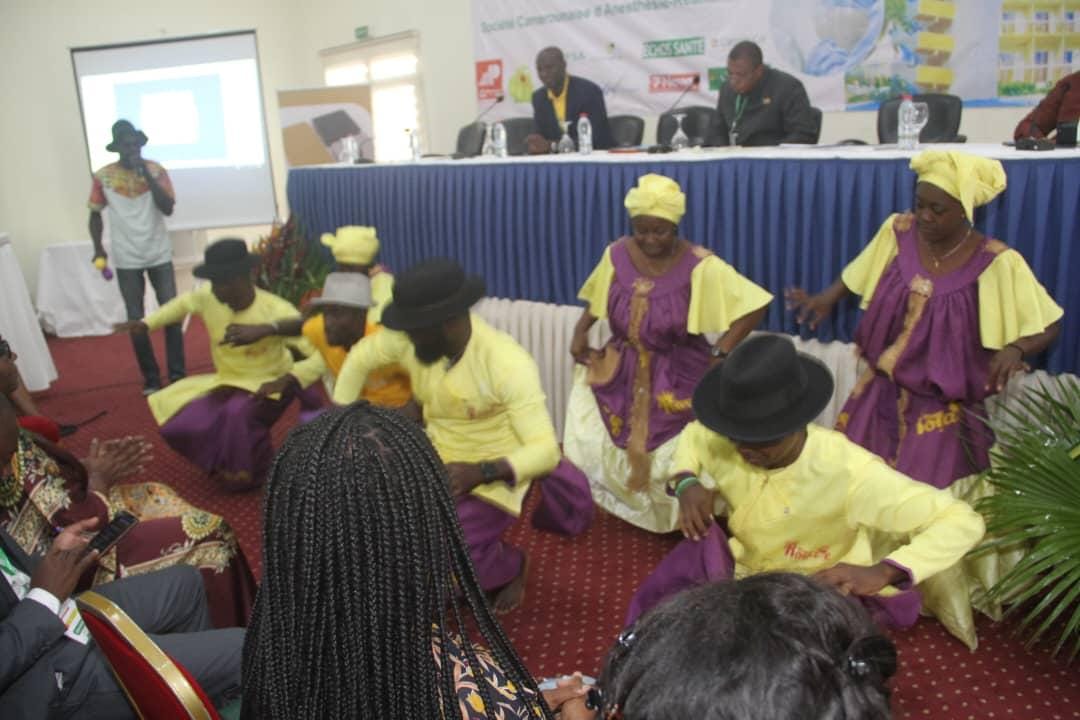 Animation du groupe de danse AMBASSY BEY