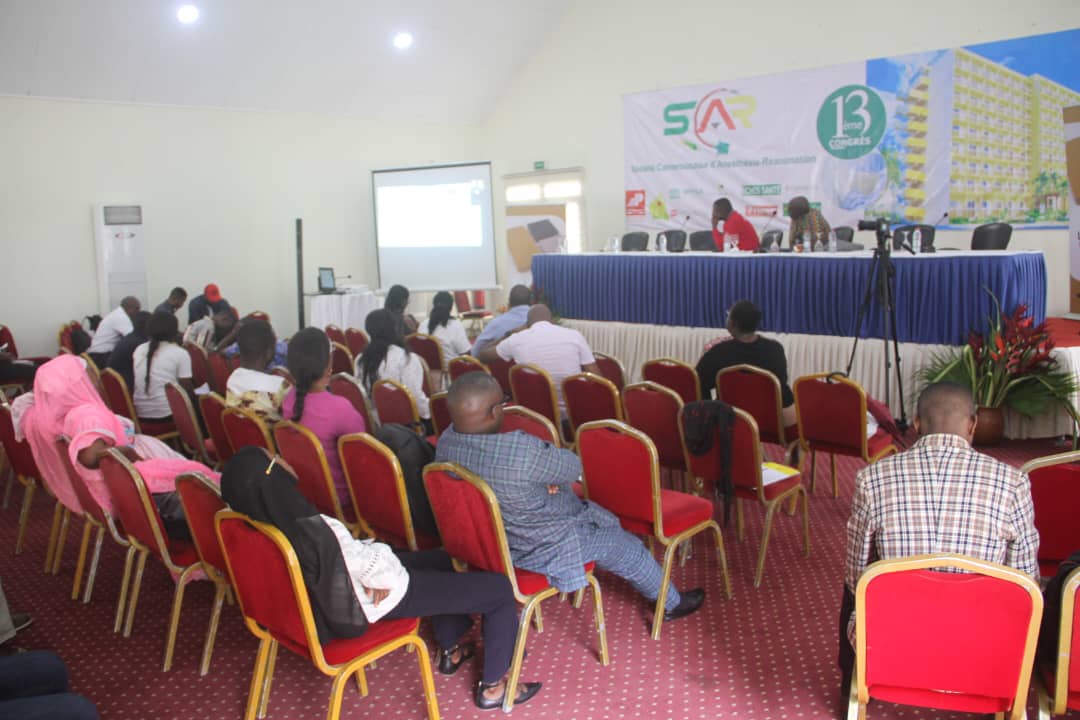 Vue d'ensemble de la salle de conférence